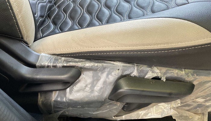 2023 Tata Tiago XT CNG, CNG, Manual, 11,522 km, Driver Side Adjustment Panel