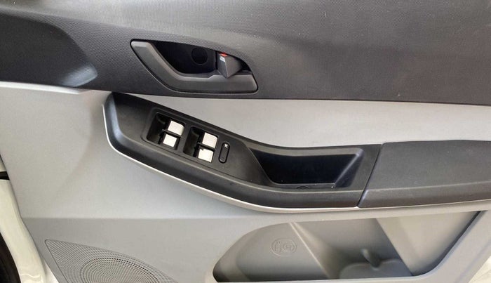 2023 Tata Tiago XT CNG, CNG, Manual, 11,522 km, Driver Side Door Panels Control