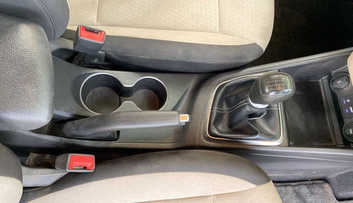 2018 Hyundai Verna 1.4 EX PETROL, Petrol, Manual, 42,136 km, Gear Lever