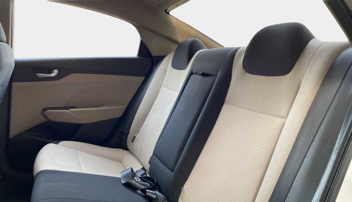 2018 Hyundai Verna 1.4 EX PETROL, Petrol, Manual, 42,136 km, Right Side Rear Door Cabin