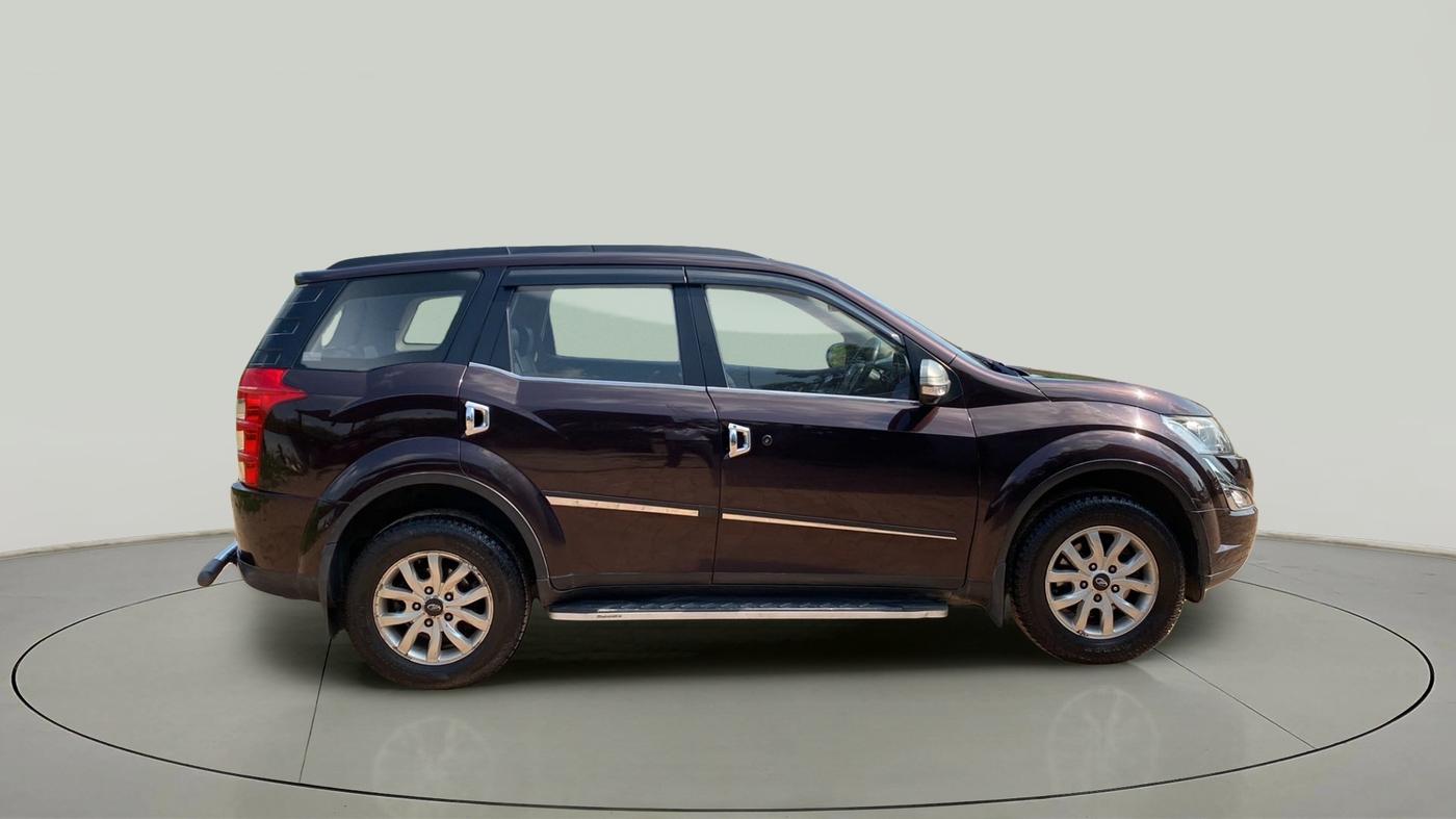 2015 Mahindra XUV500 W10, Diesel, Manual, 86,741 km, Right Side View