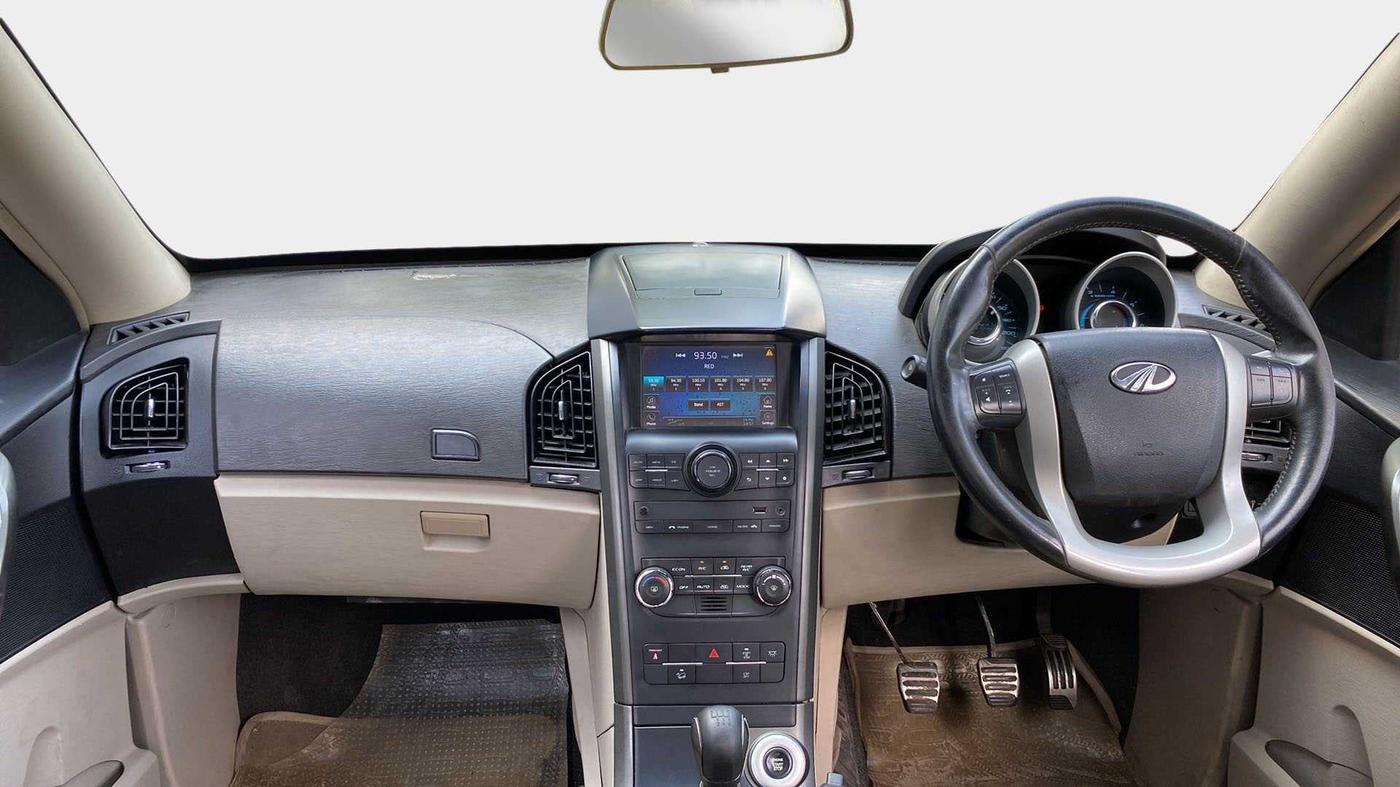 2015 Mahindra XUV500 W10, Diesel, Manual, 86,741 km, Dashboard