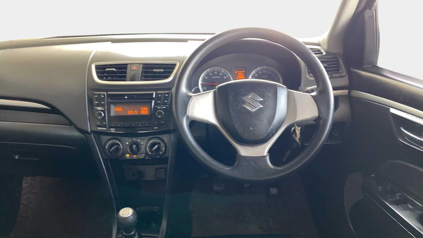 2015 Maruti Swift VXI, Petrol, Manual, 71,888 km, Steering Wheel Close Up