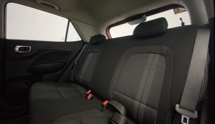 2021 Hyundai VENUE SX 1.0 TURBO, Petrol, Manual, 39,165 km, Right Side Rear Door Cabin
