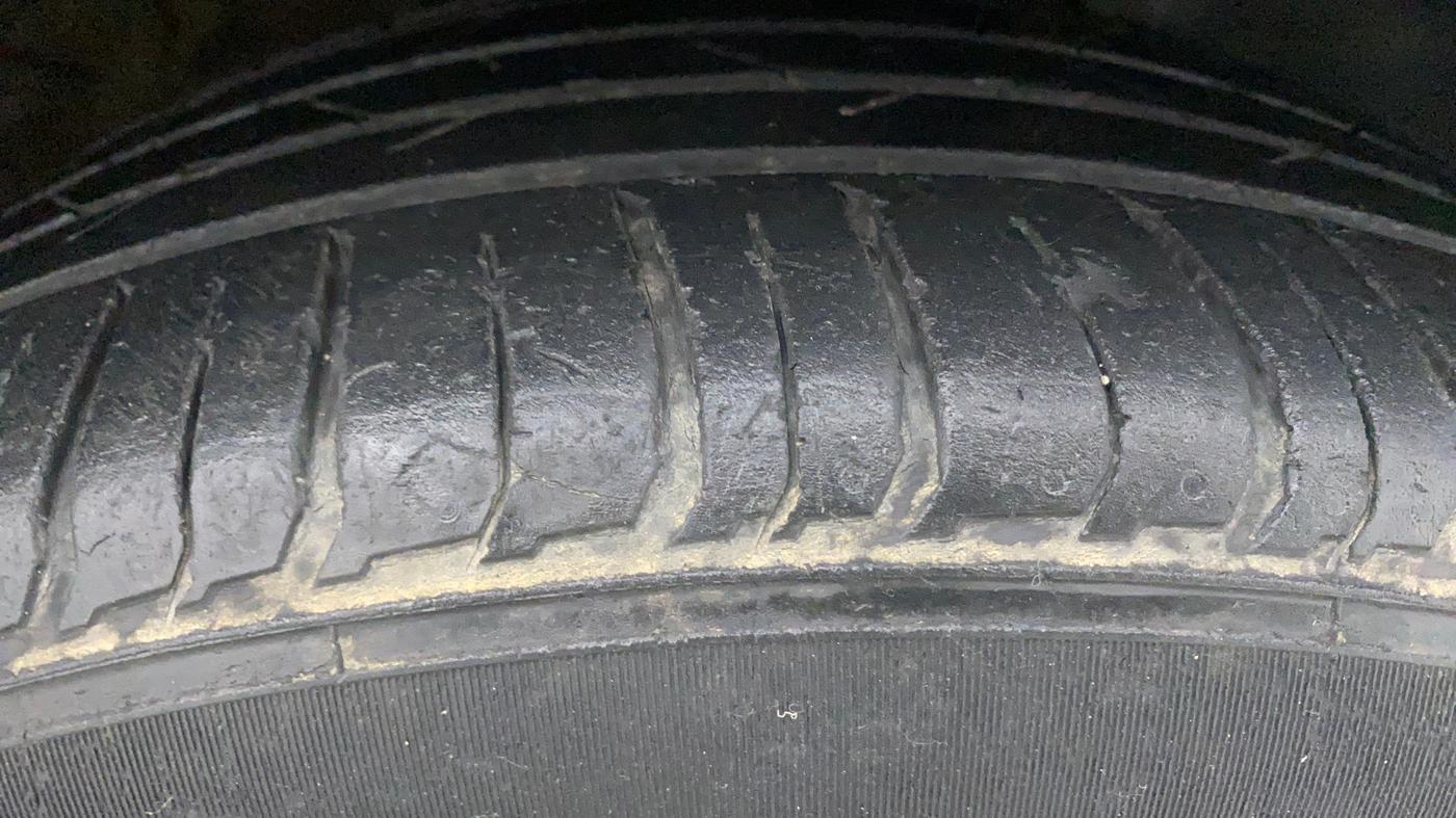 2021 Hyundai VENUE SX 1.0 TURBO, Petrol, Manual, 39,165 km, Right Front Tyre Tread