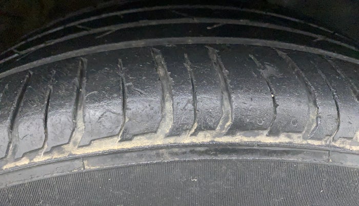 2021 Hyundai VENUE SX 1.0 TURBO, Petrol, Manual, 39,165 km, Right Front Tyre Tread