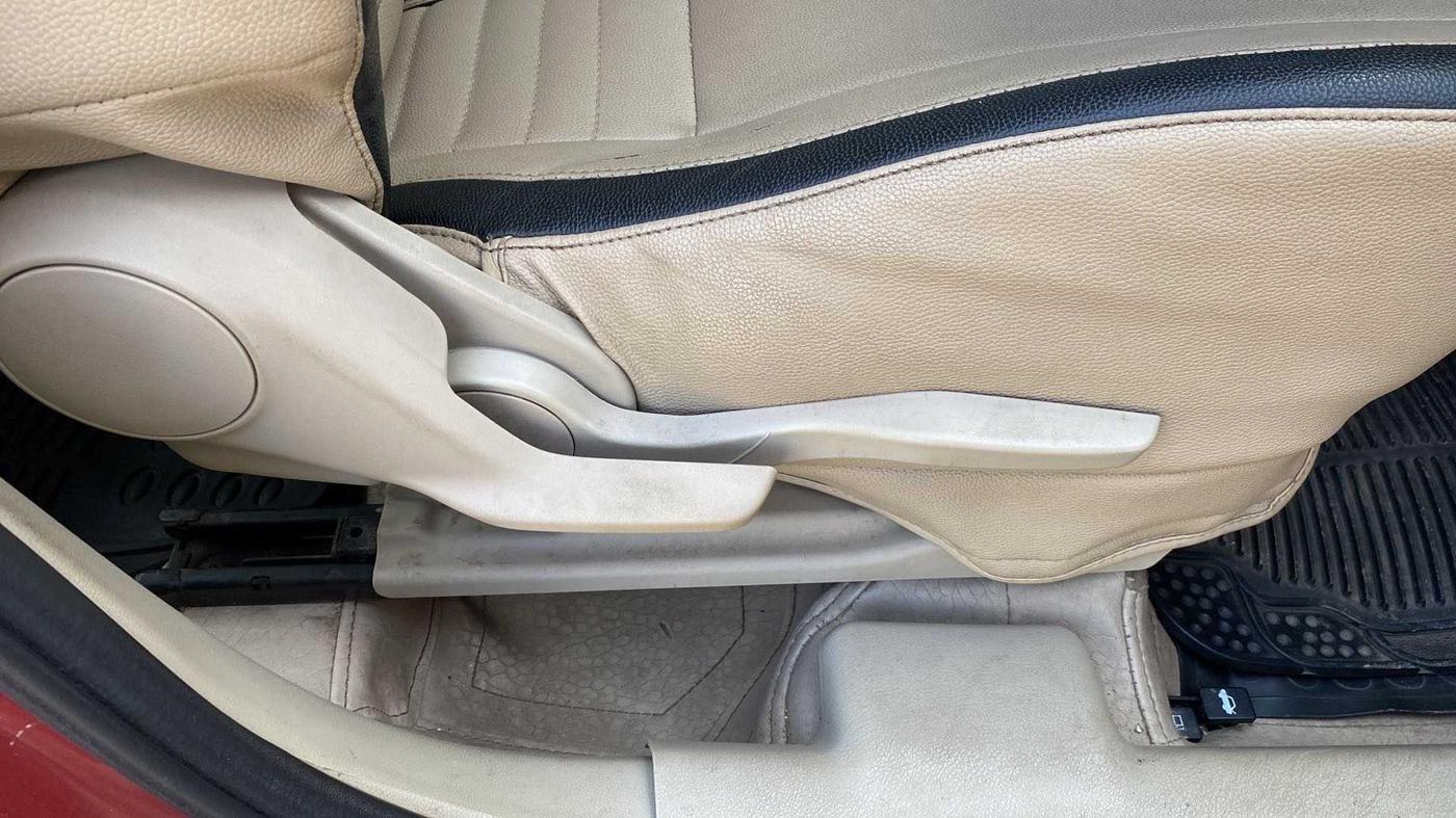2017 Maruti Dzire VXI, Petrol, Manual, 70,166 km, Driver Side Adjustment Panel