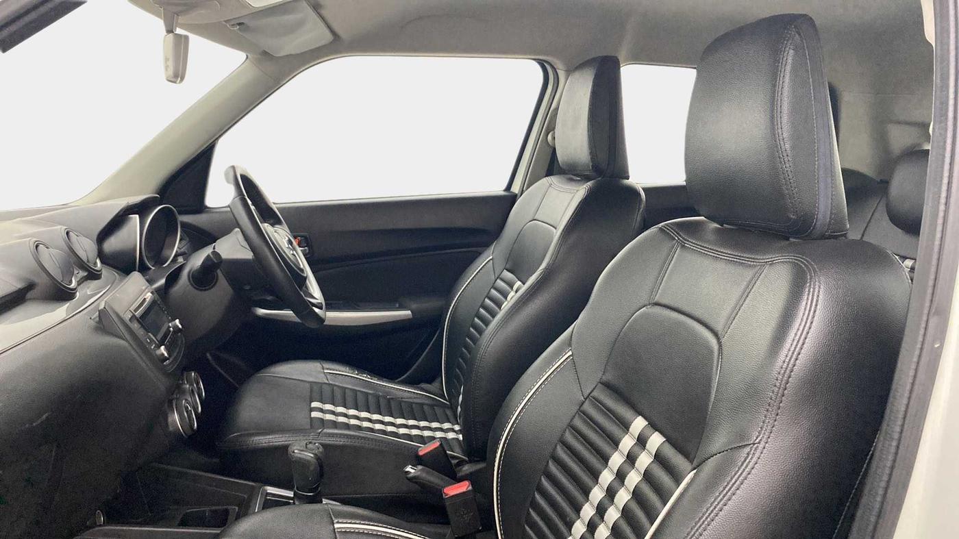 2018 Maruti Swift ZDI AMT, CNG, Automatic, 94,745 km, Right Side Front Door Cabin
