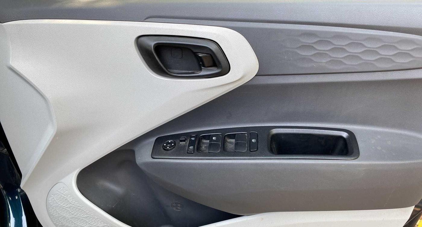 2021 Hyundai GRAND I10 NIOS MAGNA 1.2 KAPPA VTVT CNG, CNG, Manual, 43,019 km, Driver Side Door Panels Control