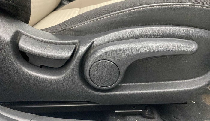 2019 Hyundai Elite i20 SPORTZ PLUS 1.2, Petrol, Manual, 32,047 km, Driver Side Adjustment Panel