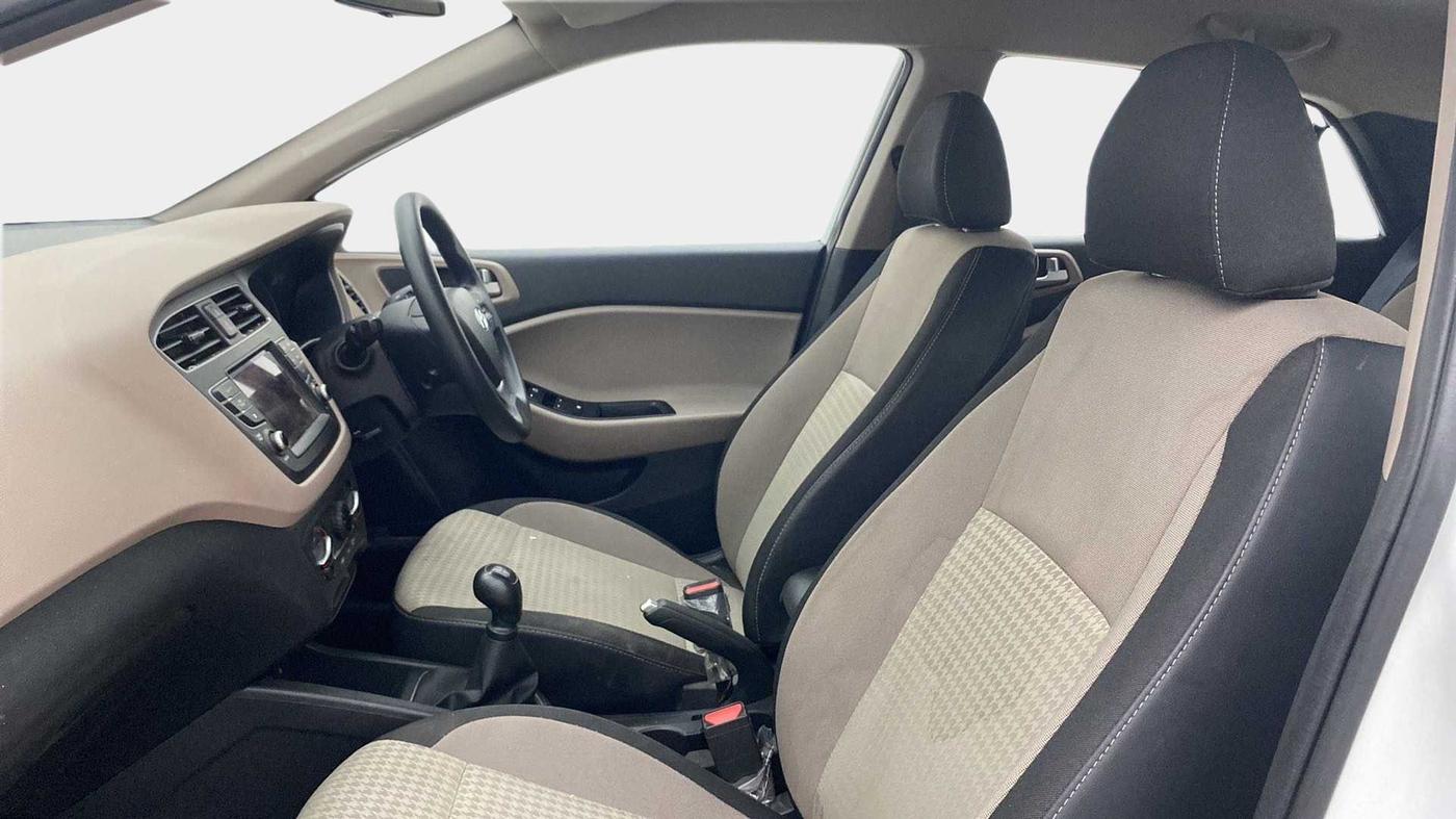 2019 Hyundai Elite i20 SPORTZ PLUS 1.2, Petrol, Manual, 32,047 km, Right Side Front Door Cabin