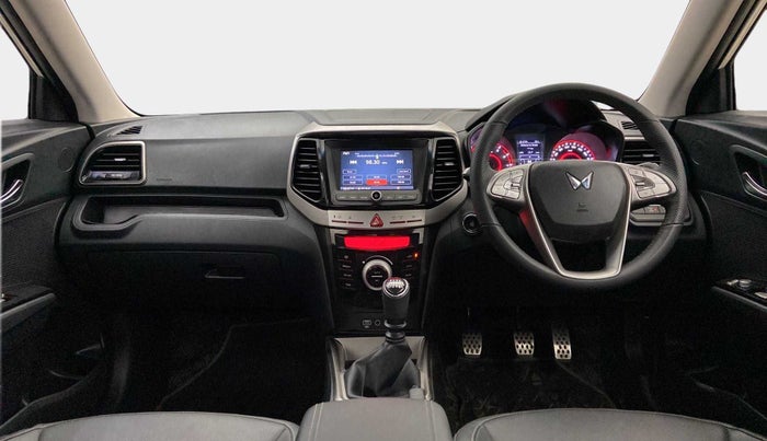 2023 Mahindra XUV300 W8 (O) 1.2 PETROL, Petrol, Manual, 12,497 km, Dashboard