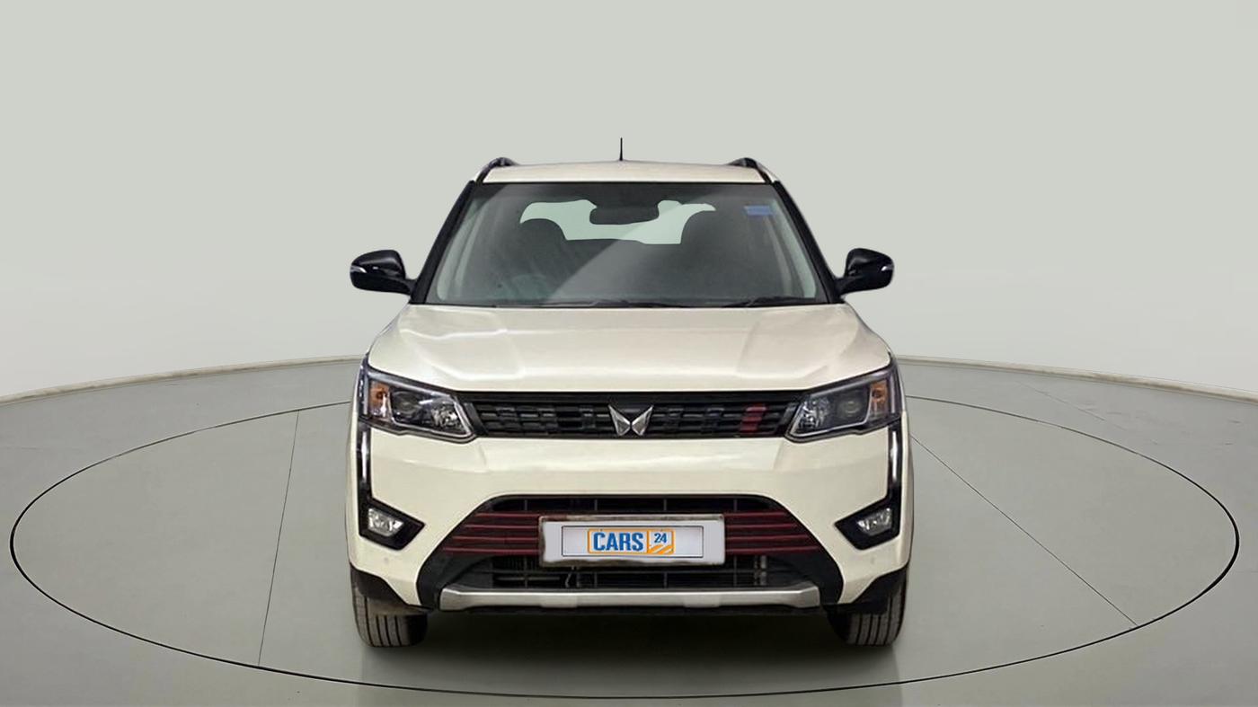 2023 Mahindra XUV300 W8 (O) 1.2 PETROL, Petrol, Manual, 12,497 km, Front