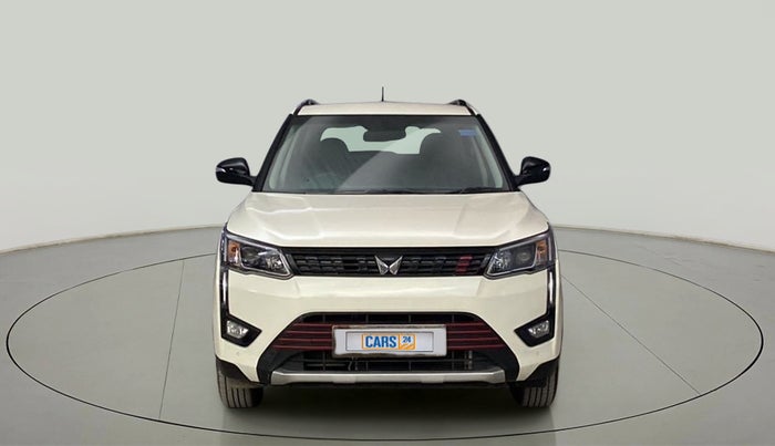 2023 Mahindra XUV300 W8 (O) 1.2 PETROL, Petrol, Manual, 12,497 km, Front