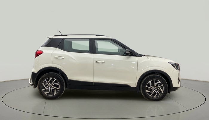 2023 Mahindra XUV300 W8 (O) 1.2 PETROL, Petrol, Manual, 12,497 km, Right Side View