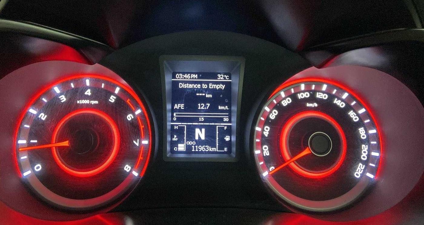 2023 Mahindra XUV300 W8 (O) 1.2 PETROL, Petrol, Manual, 12,497 km, Odometer Image