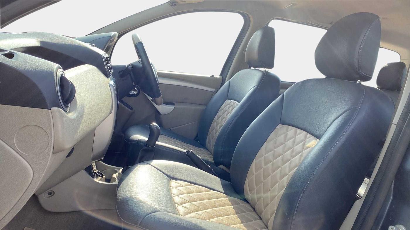 2015 Nissan Terrano XL (P), Petrol, Manual, 62,623 km, Right Side Front Door Cabin