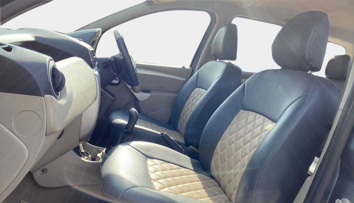 2015 Nissan Terrano XL (P), Petrol, Manual, 62,623 km, Right Side Front Door Cabin