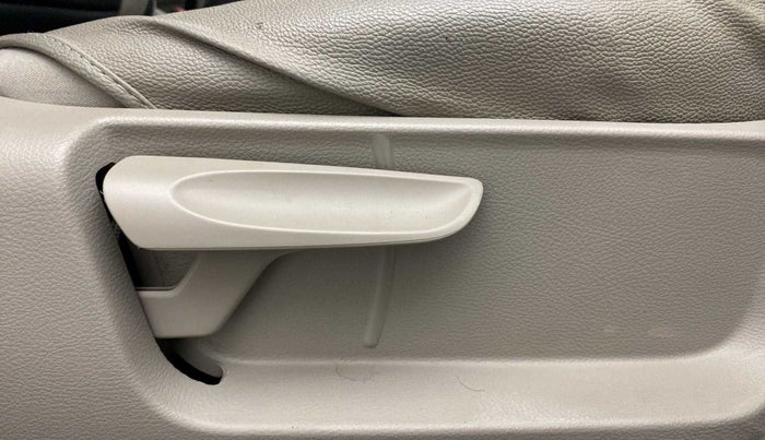 2012 Volkswagen Polo COMFORTLINE 1.2L PETROL, Petrol, Manual, 1,08,773 km, Driver Side Adjustment Panel