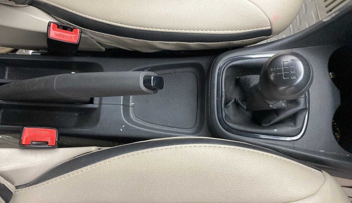 2012 Volkswagen Polo COMFORTLINE 1.2L PETROL, Petrol, Manual, 1,08,773 km, Gear Lever