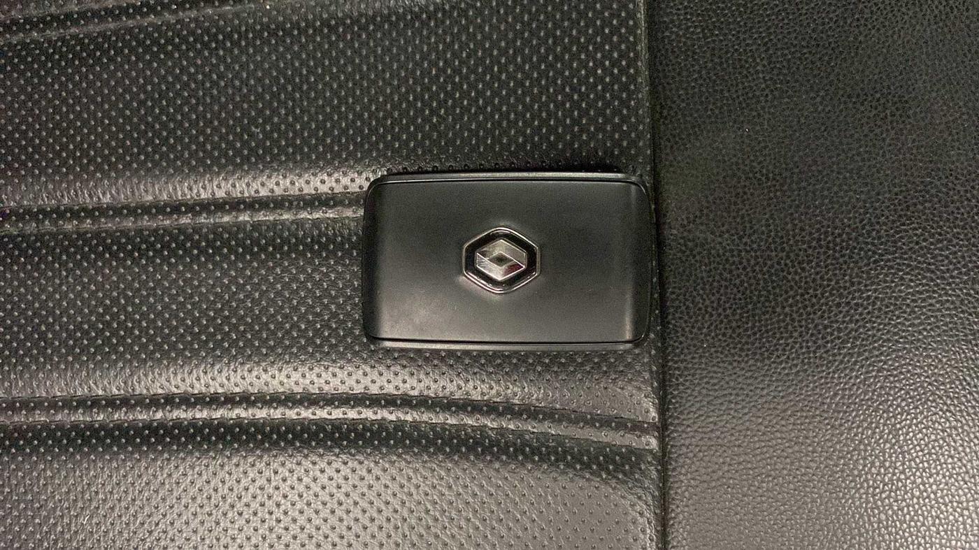 2020 Renault TRIBER RXZ AMT, Petrol, Automatic, 14,217 km, Key Close Up