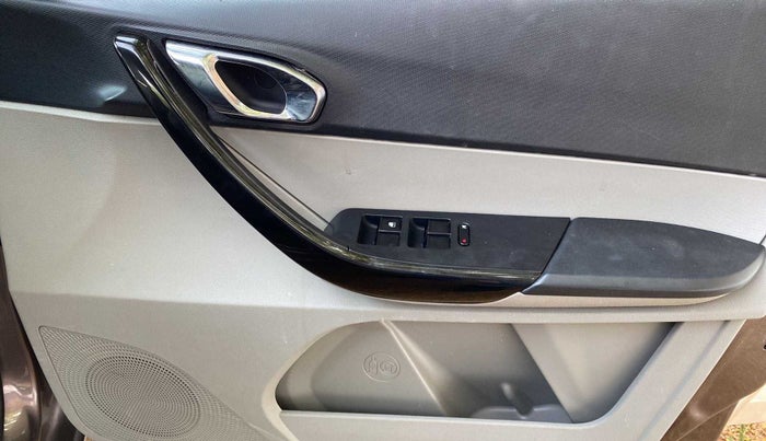 2018 Tata Tiago XZA PETROL, Petrol, Automatic, 55,072 km, Driver Side Door Panels Control