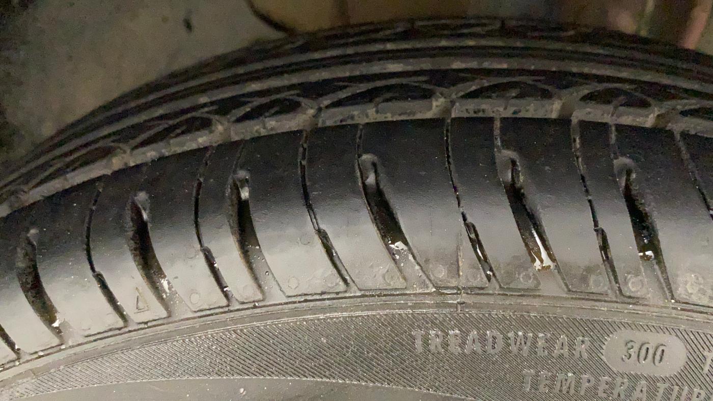 2018 Tata TIGOR XM PETROL, Petrol, Manual, 39,280 km, Right Front Tyre Tread