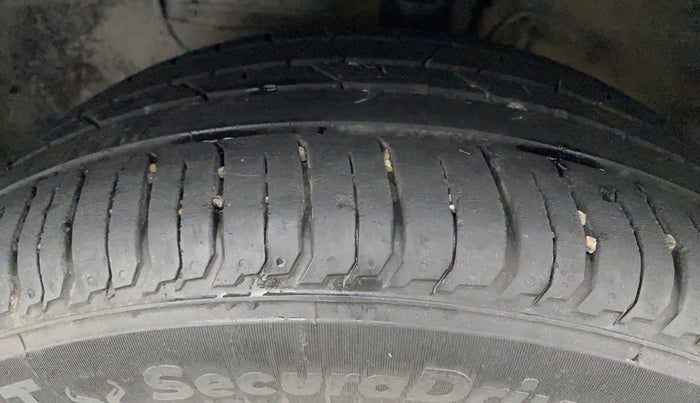 2014 Hyundai Elite i20 ASTA 1.2, Petrol, Manual, 86,362 km, Left Front Tyre Tread