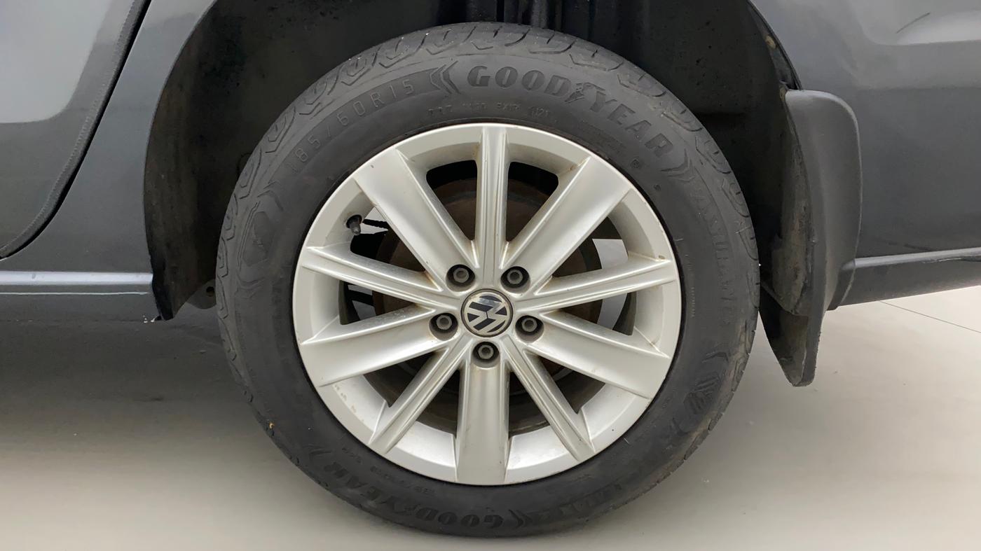 2016 Volkswagen Vento HIGHLINE 1.6 MPI, Petrol, Manual, 90,514 km, Left Rear Wheel