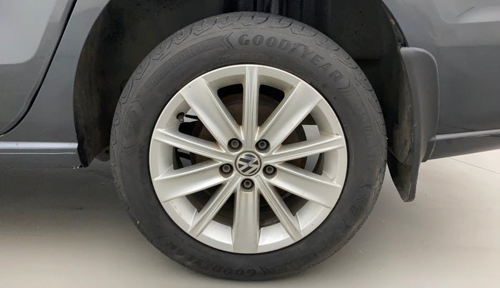 2016 Volkswagen Vento HIGHLINE 1.6 MPI, Petrol, Manual, 90,514 km, Left Rear Wheel
