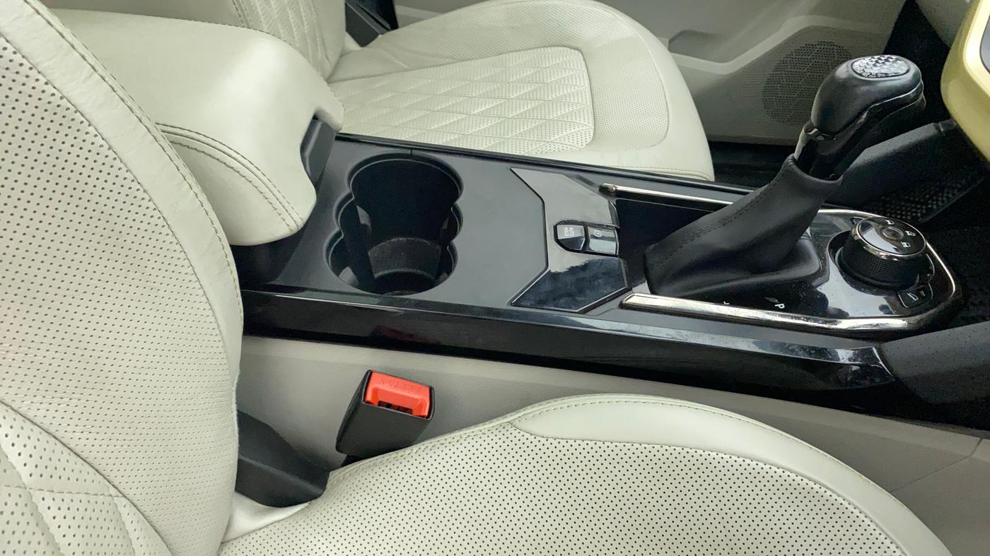 2022 Tata Safari XZA PLUS GOLD 6 S, Diesel, Automatic, 23,488 km, Gear Lever