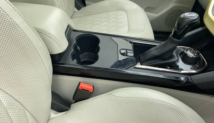 2022 Tata Safari XZA PLUS GOLD 6 S, Diesel, Automatic, 23,488 km, Gear Lever