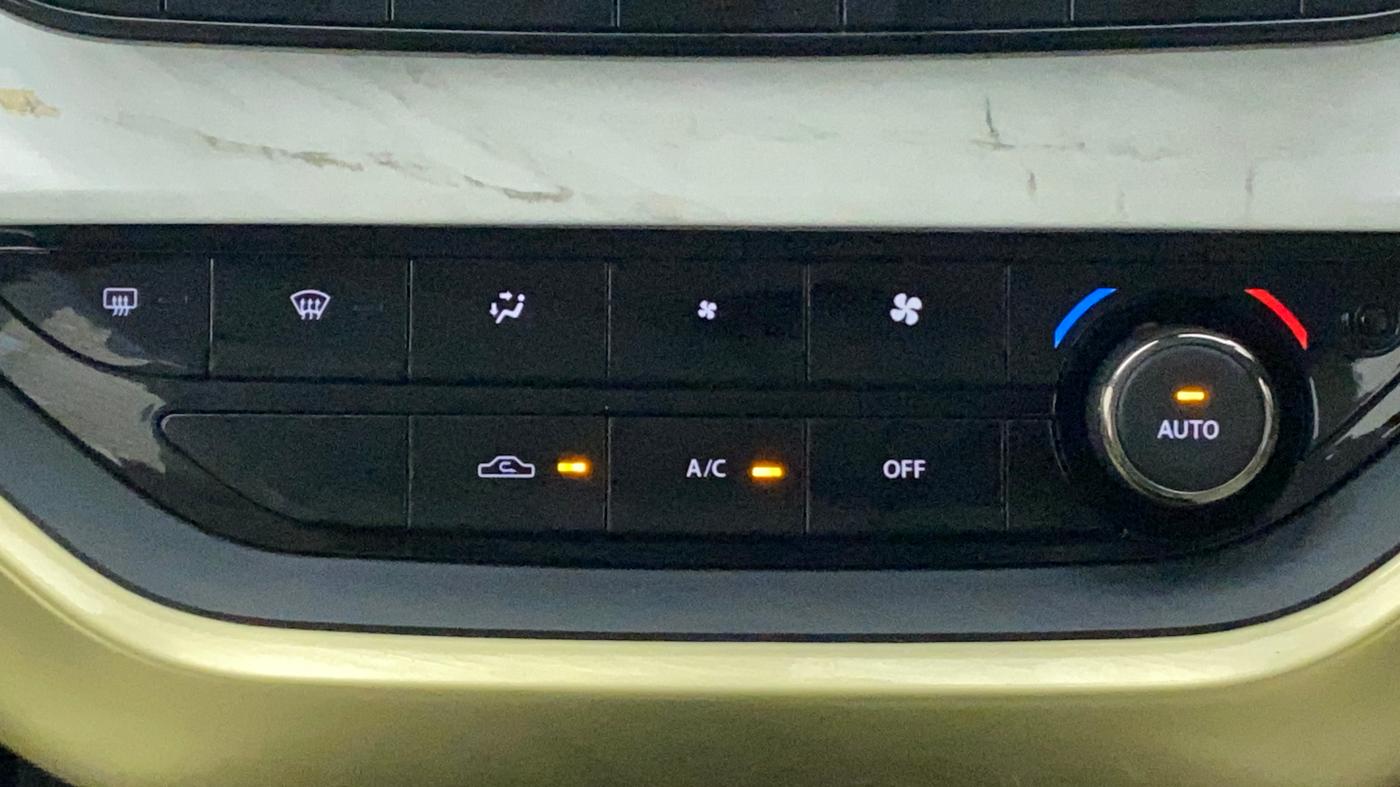2022 Tata Safari XZA PLUS GOLD 6 S, Diesel, Automatic, 23,488 km, Automatic Climate Control