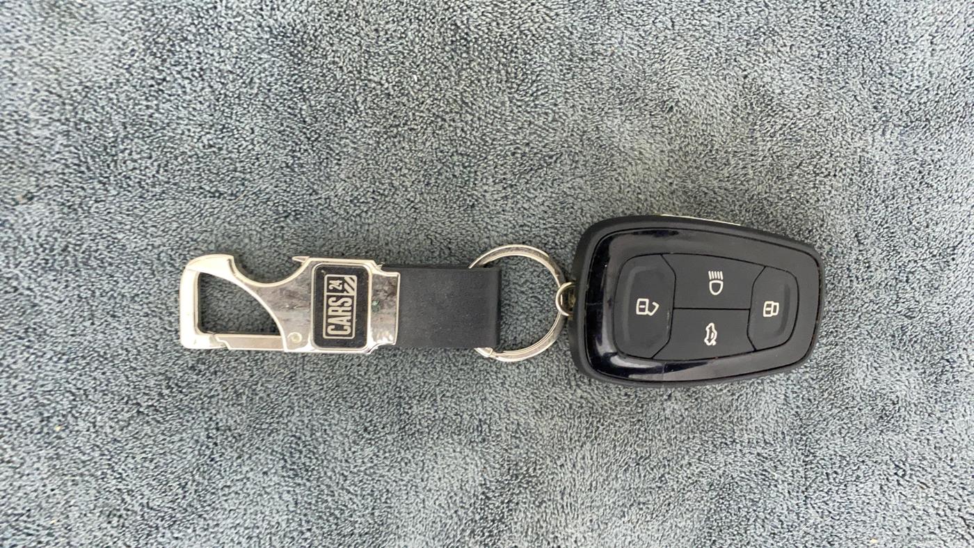 2022 Tata Safari XZA PLUS GOLD 6 S, Diesel, Automatic, 23,488 km, Key Close Up