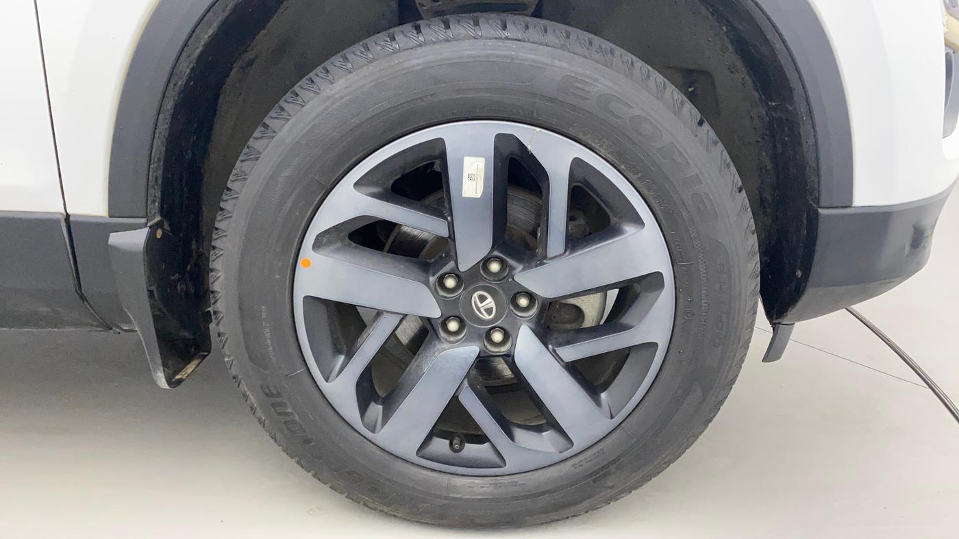 2022 Tata Safari XZA PLUS GOLD 6 S, Diesel, Automatic, 23,488 km, Right Front Wheel