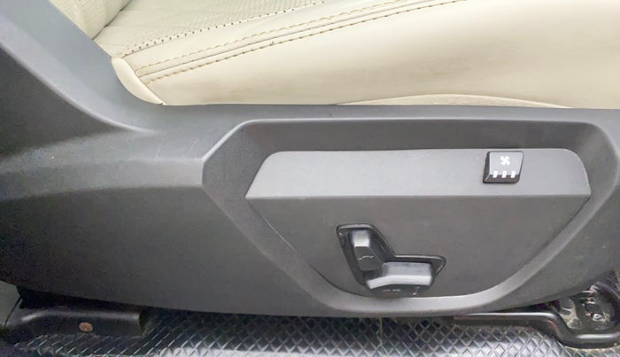 2022 Tata Safari XZA PLUS GOLD 6 S, Diesel, Automatic, 23,488 km, Driver Side Adjustment Panel