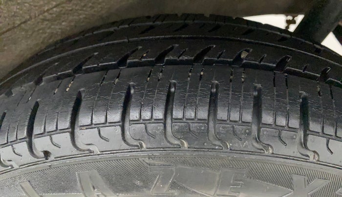 2013 Maruti Wagon R 1.0 VXI, Petrol, Manual, 1,11,586 km, Left Rear Tyre Tread