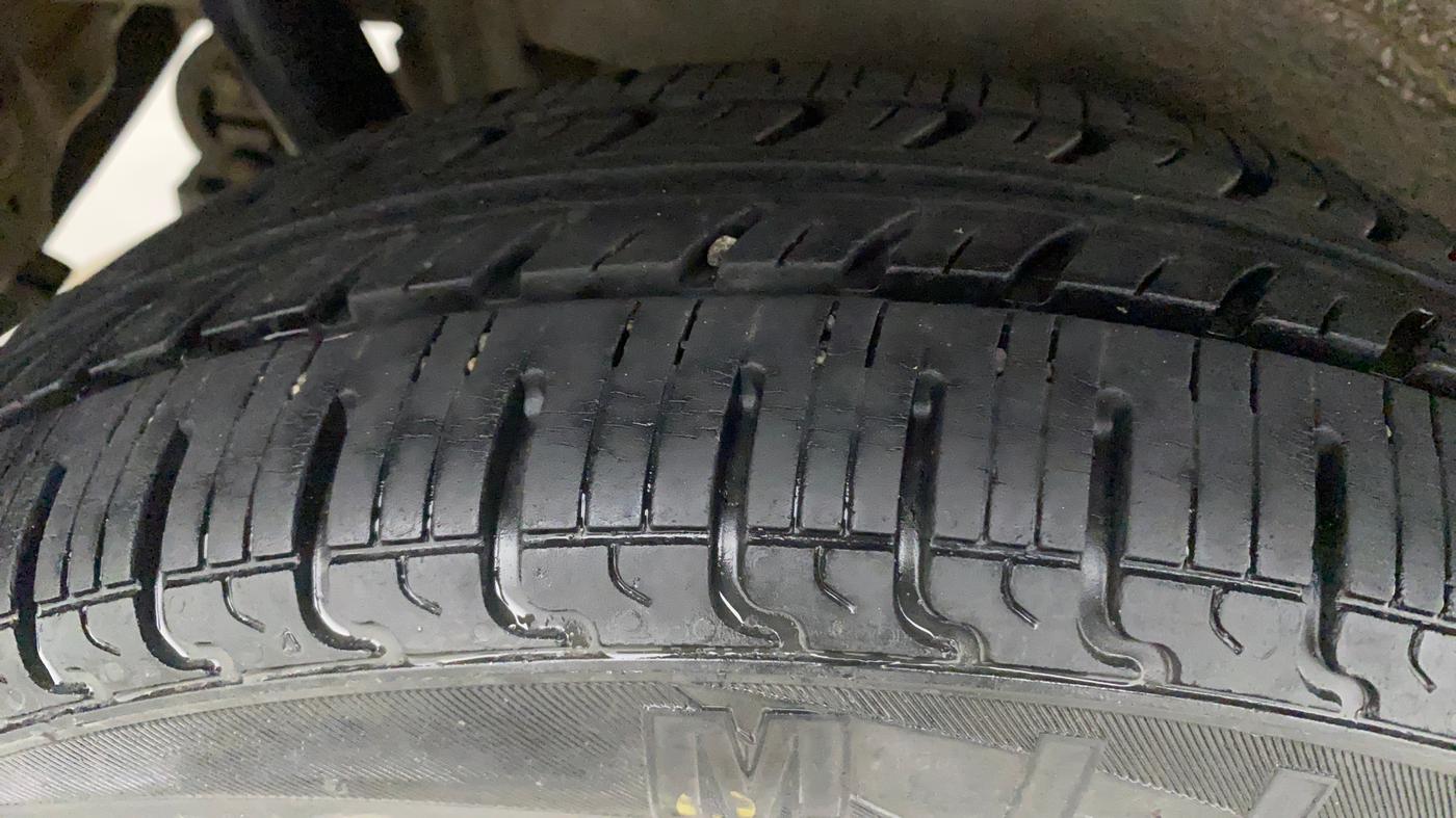 2013 Maruti Wagon R 1.0 VXI, Petrol, Manual, 1,11,586 km, Right Rear Tyre Tread