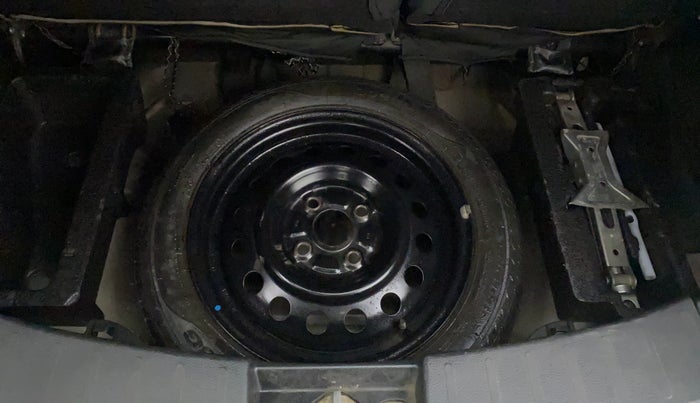 2013 Maruti Wagon R 1.0 VXI, Petrol, Manual, 1,11,586 km, Spare Tyre