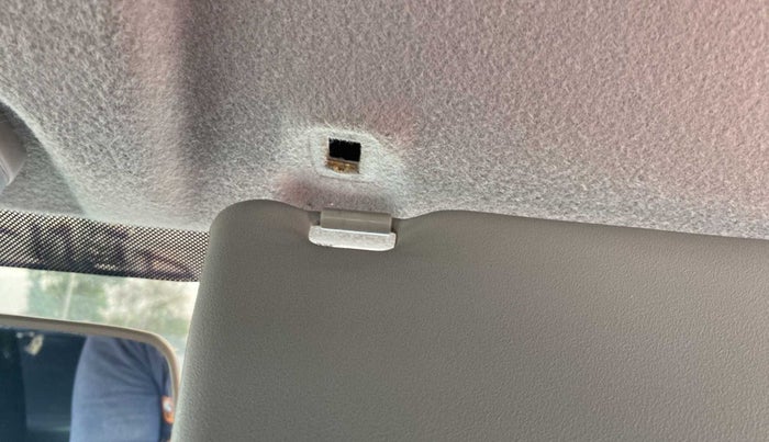 2018 Maruti Alto K10 VXI, Petrol, Manual, 57,031 km, Ceiling - Sun visor minor damage