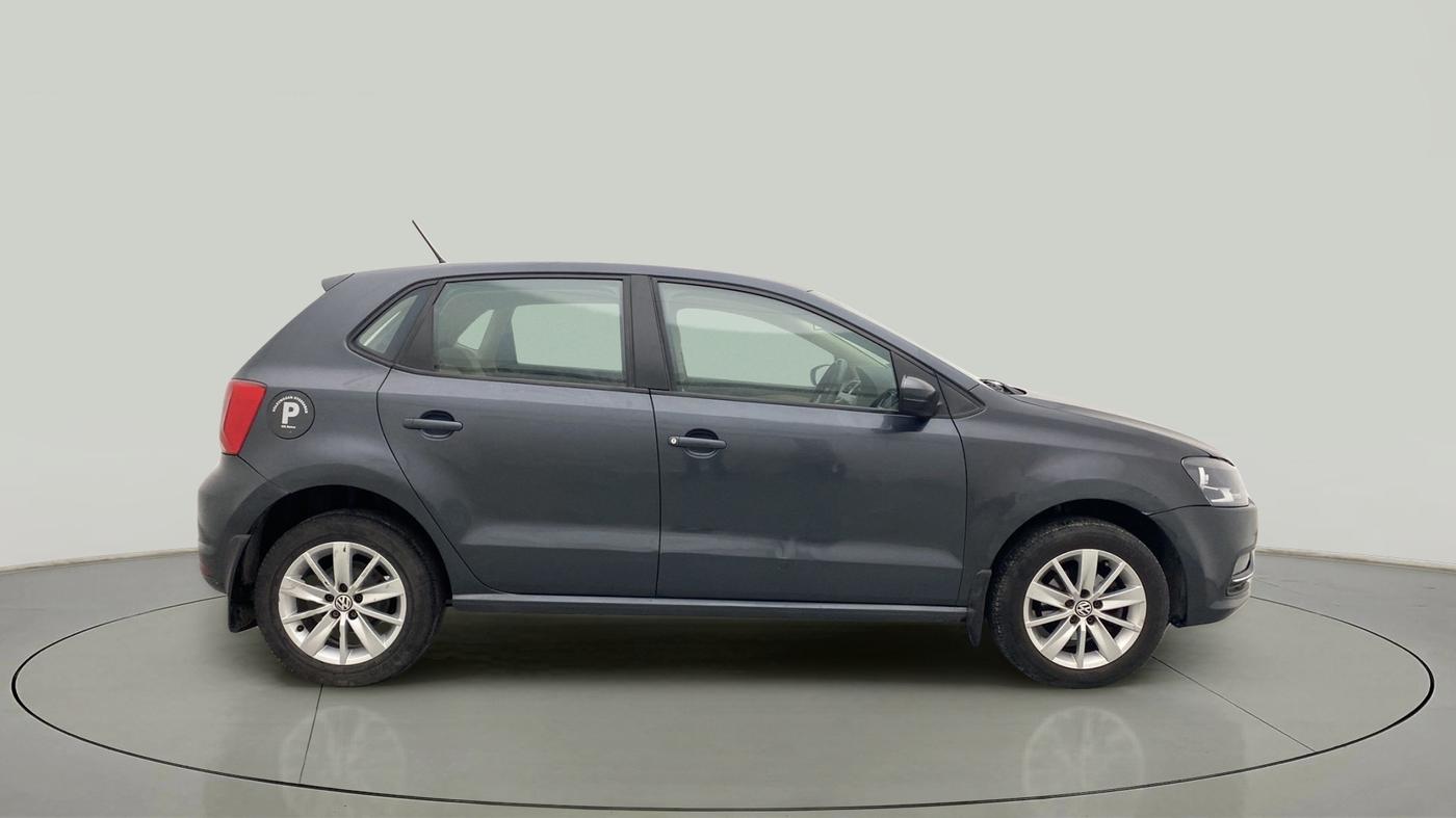 2016 Volkswagen Polo HIGHLINE1.2L, Petrol, Manual, 55,832 km, Right Side View