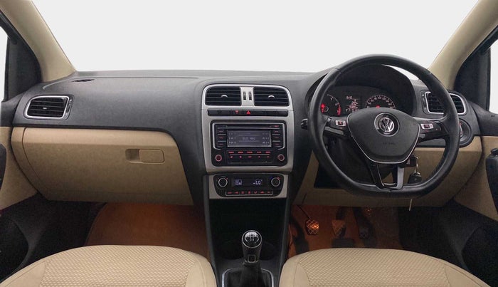 2016 Volkswagen Polo HIGHLINE1.2L, Petrol, Manual, 55,832 km, Dashboard