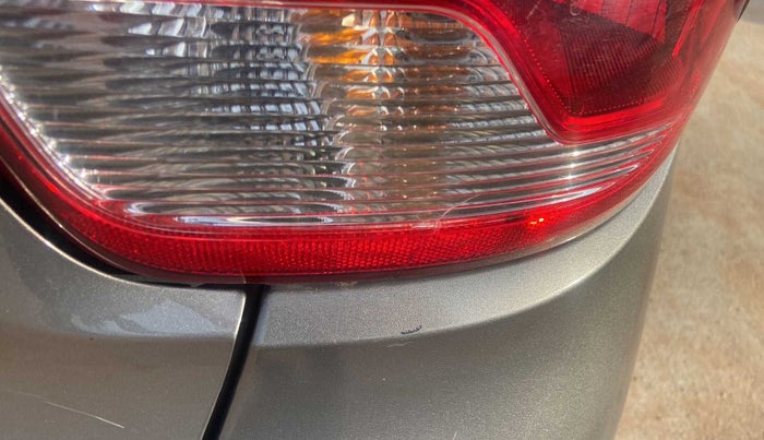 2018 Renault Kwid RXL, Petrol, Manual, 45,146 km, Right tail light - Minor damage
