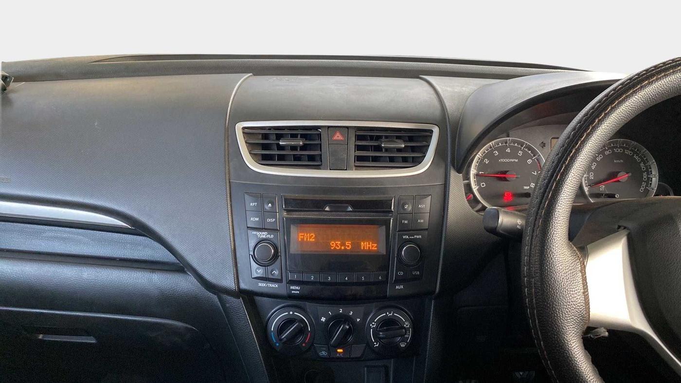 2017 Maruti Swift VXI O, Petrol, Manual, 10,824 km, Air Conditioner