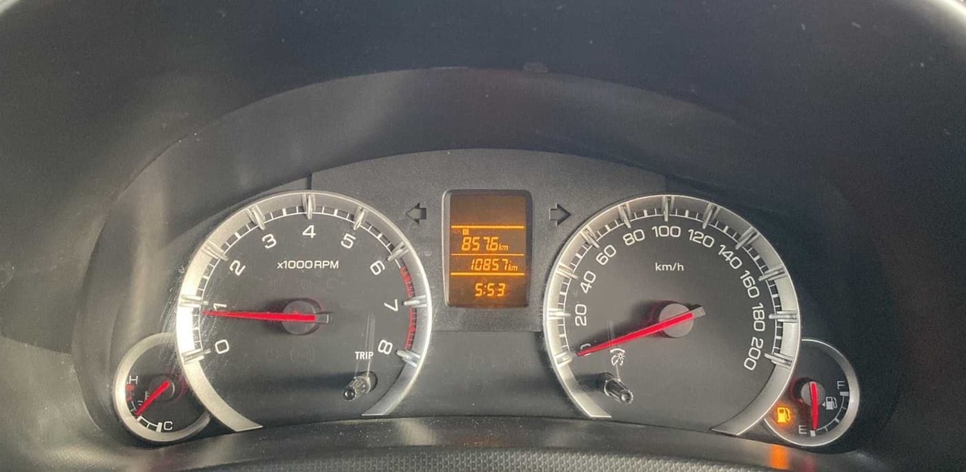 2017 Maruti Swift VXI O, Petrol, Manual, 10,824 km, Odometer Image
