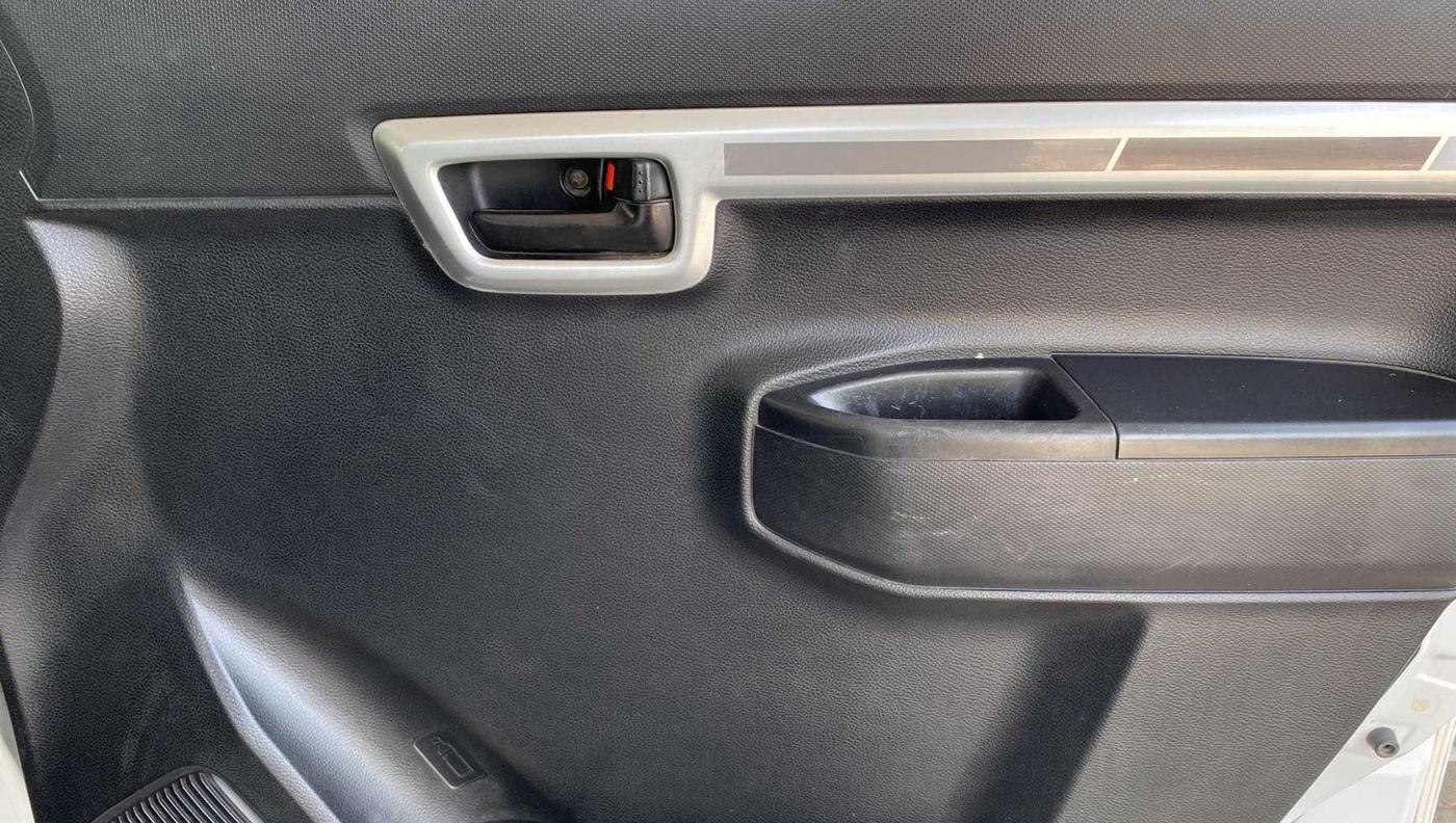 2020 Maruti S PRESSO VXI PLUS AMT, Petrol, Automatic, 66,068 km, Driver Side Door Panels Control
