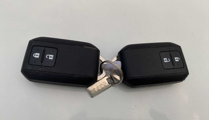 2020 Maruti Baleno ZETA PETROL 1.2, Petrol, Manual, 28,252 km, Key Close Up