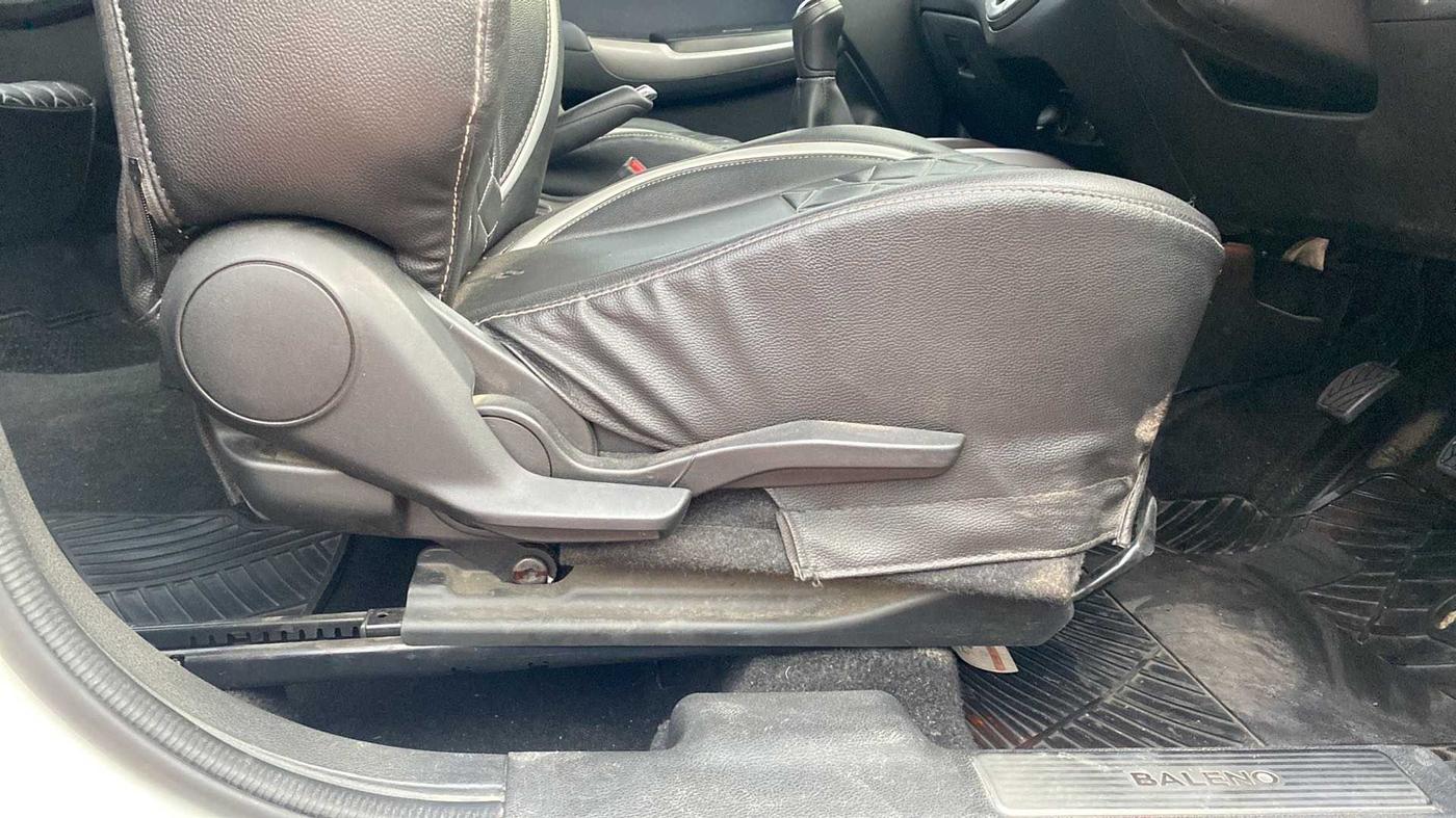 2020 Maruti Baleno ZETA PETROL 1.2, Petrol, Manual, 28,252 km, Driver Side Adjustment Panel