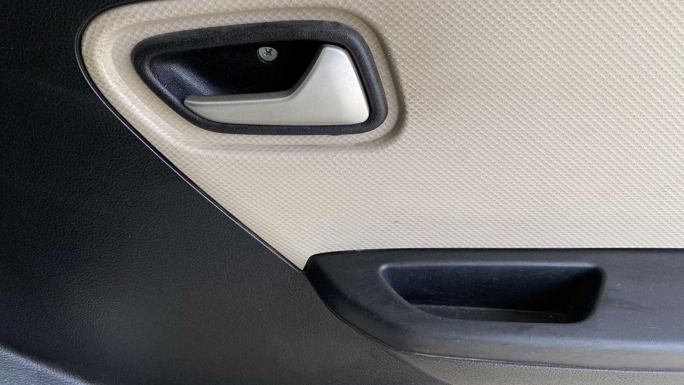 2020 Maruti Alto VXI, Petrol, Manual, 29,864 km, Driver Side Door Panels Control