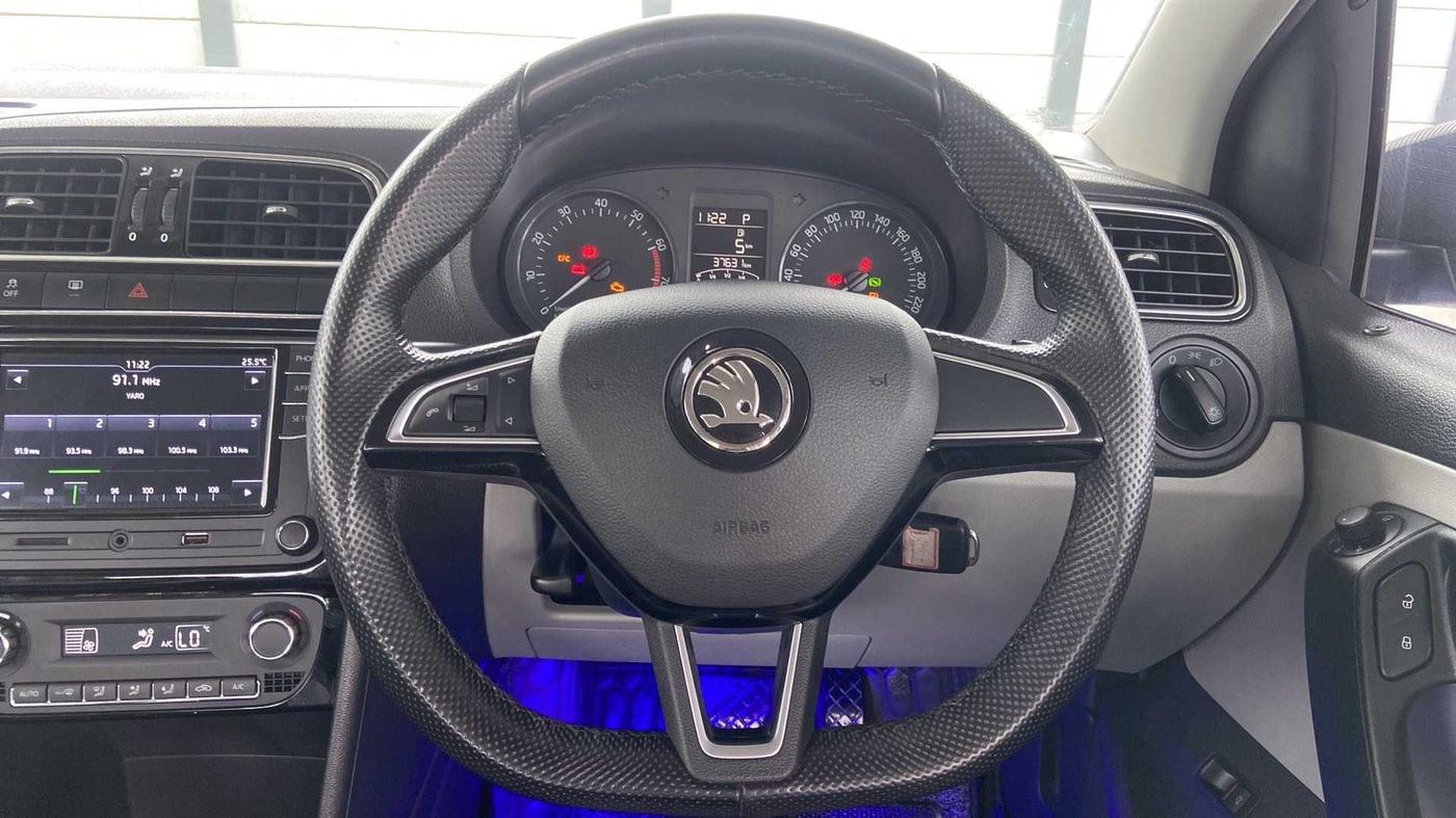 2020 Skoda Rapid AMBITION AT TSI, Petrol, Automatic, 37,603 km, Steering Wheel Close Up